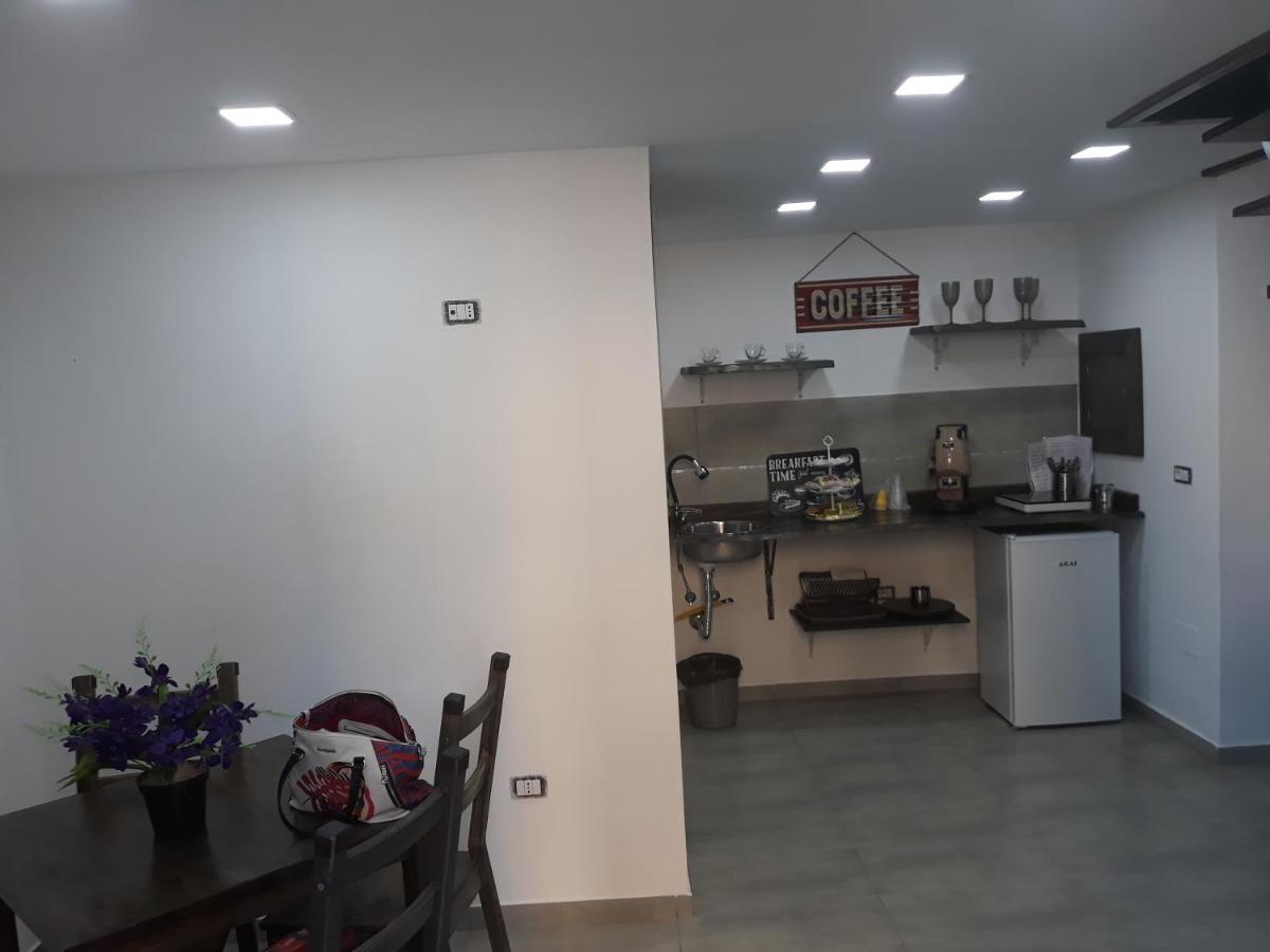 Qui Family Apartment Наполи Екстериор снимка