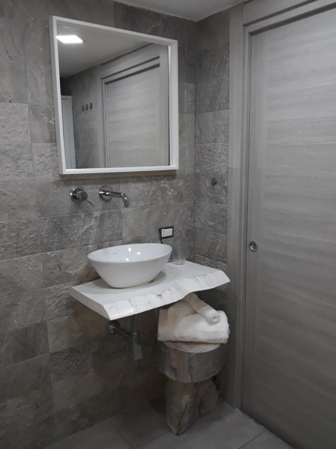 Qui Family Apartment Наполи Екстериор снимка