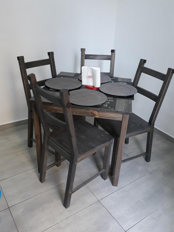 Qui Family Apartment Наполи Екстериор снимка