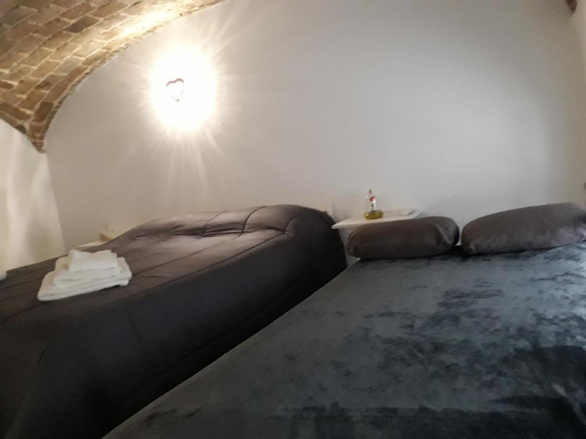 Qui Family Apartment Наполи Екстериор снимка